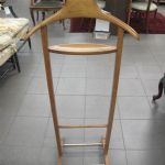 616 1166 VALET STAND